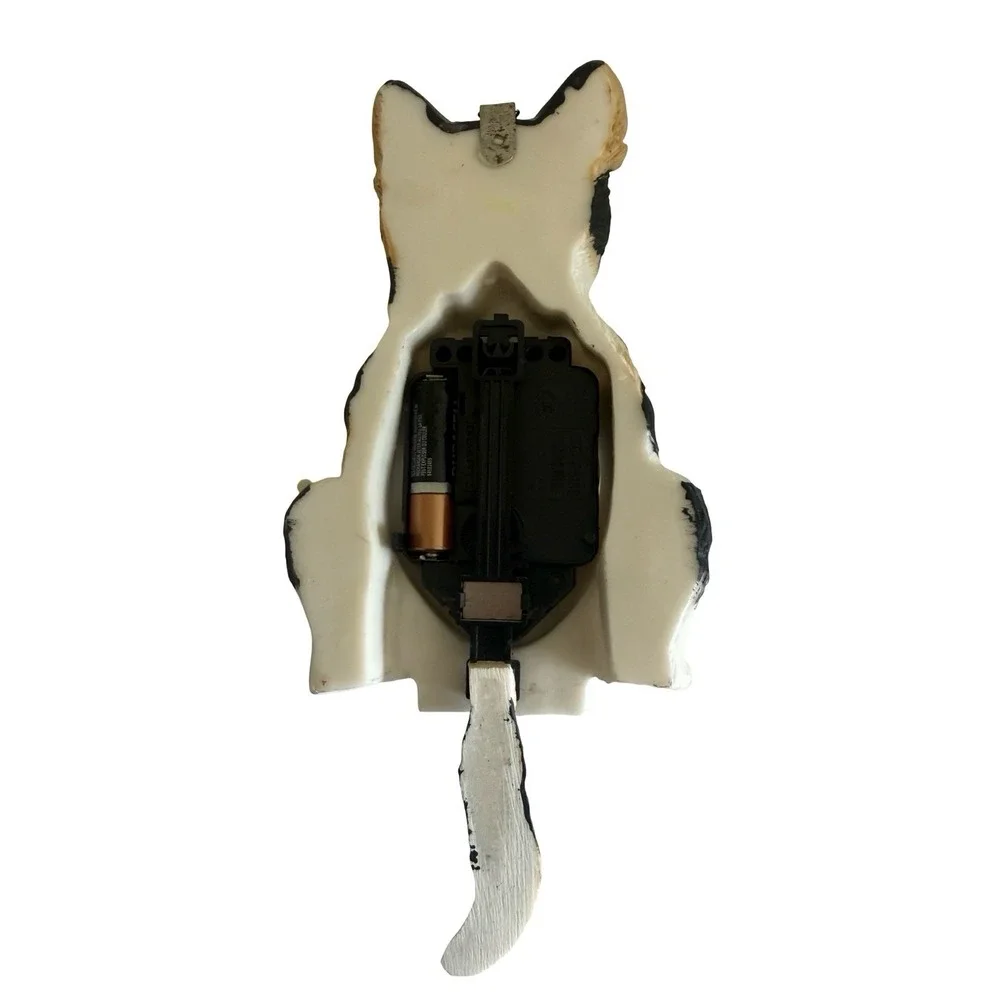 Calico Tabby Wagging Tails Cat Clock Green Eyes Pendulum tail
